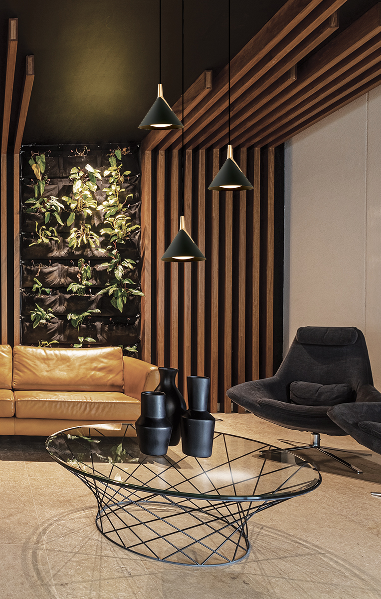 led-fwtistiko-mavro-xryso-trifwto-4274200-klimafot (2).jpg